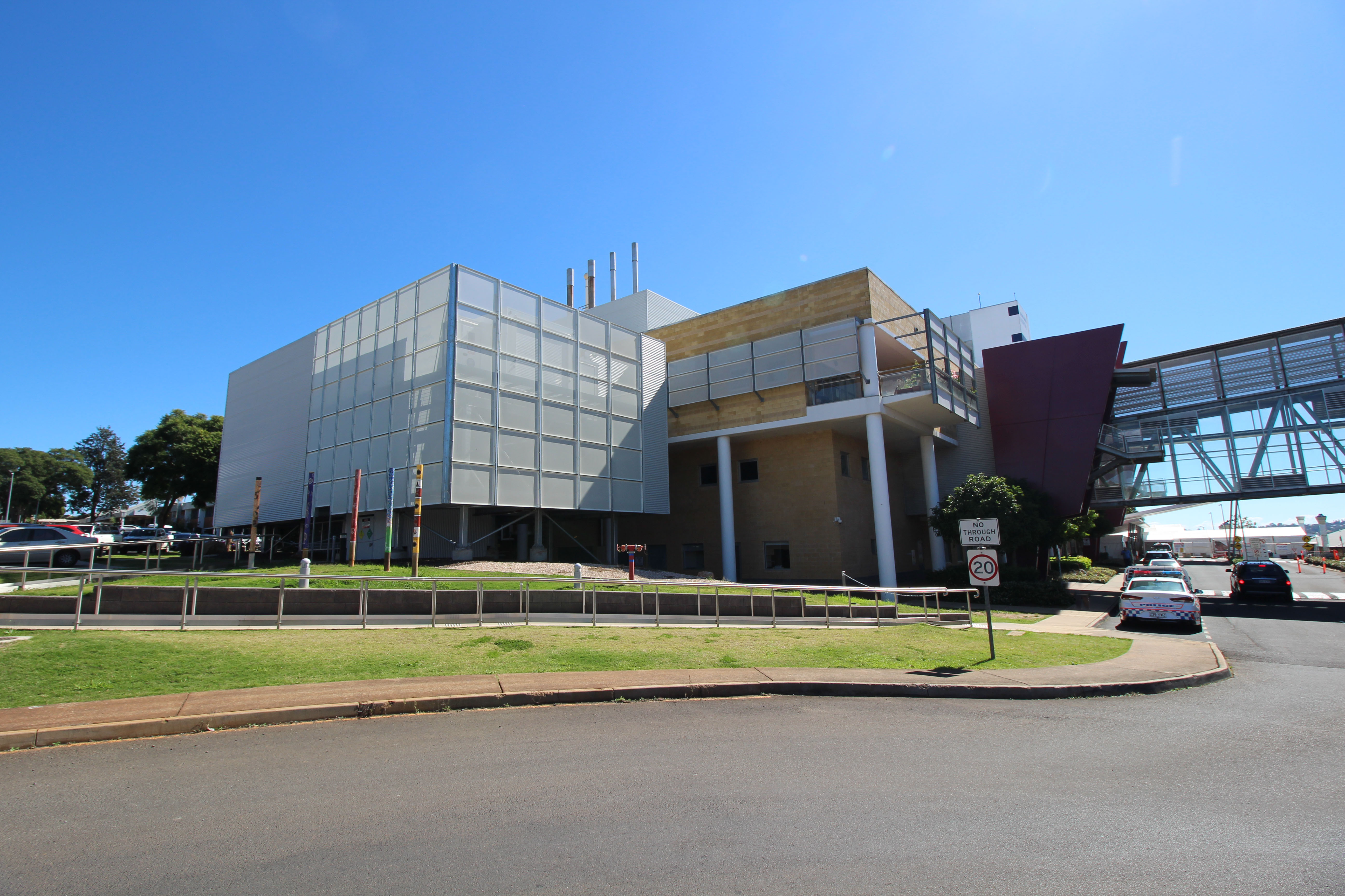 Exterior shot of Toowoomba Base hospital
